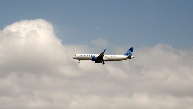 UAL660